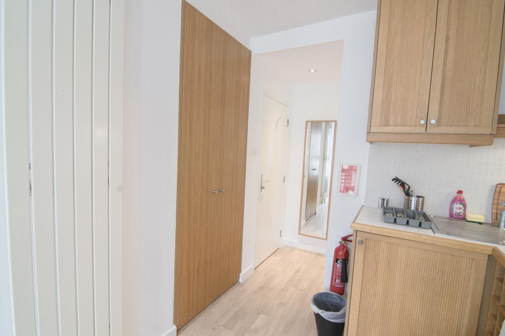 Fairholme Studios room 2