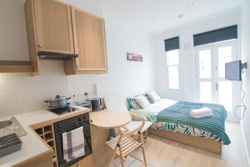 Fairholme Studios room 4